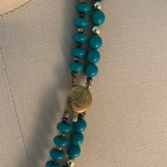 VINTAGE Asymmetrical Teal Bead Necklace - Picture 3 of 8